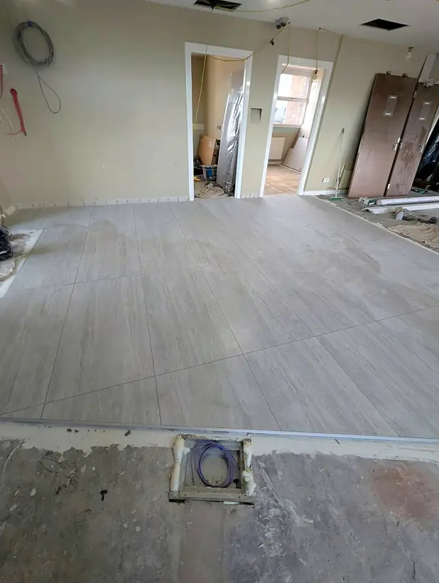 60 × 120 cm porcelain floor in a commercial office
